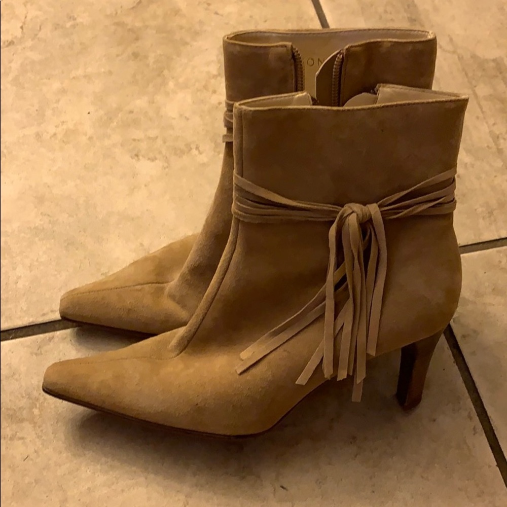 Antonio Melani suede booties